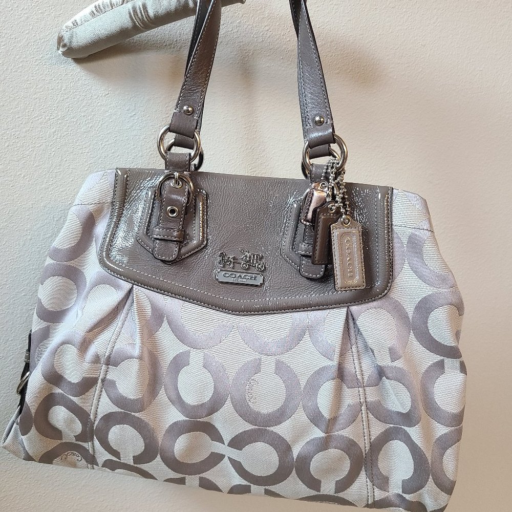Coach Purse - #L0982-15101